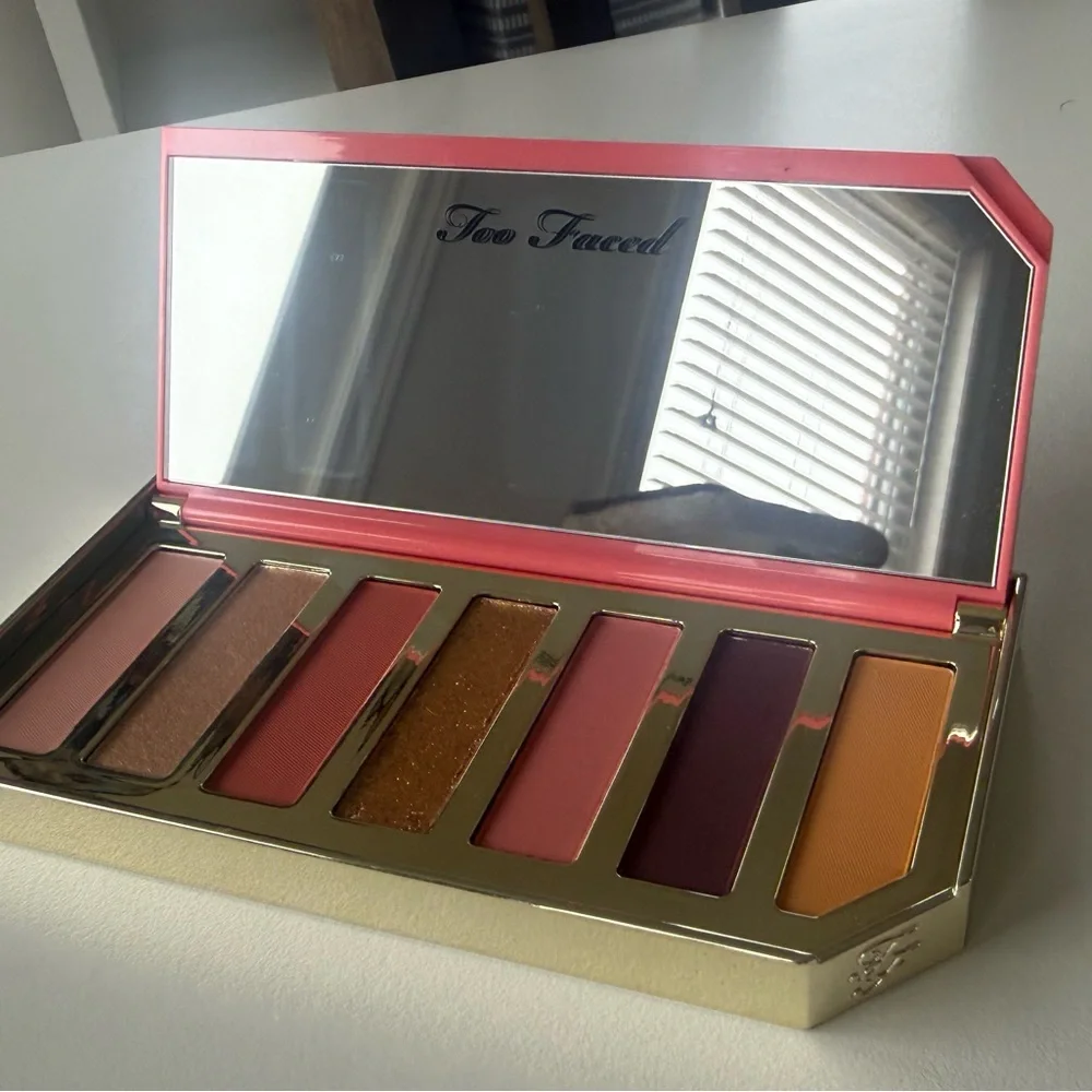 Too Faced Pink & Yellow Decorative Compact Palette - Picture 3 of 5